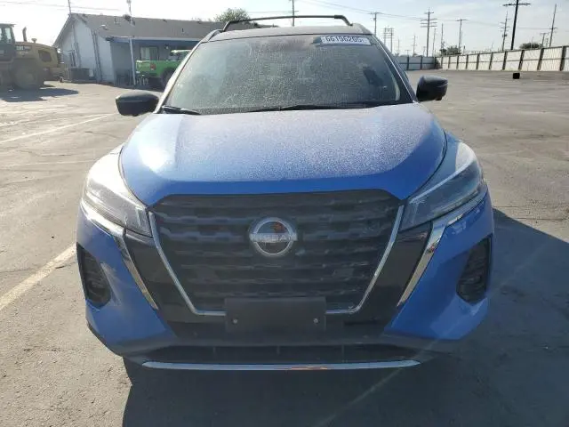 2023 NISSAN KICKS SR  