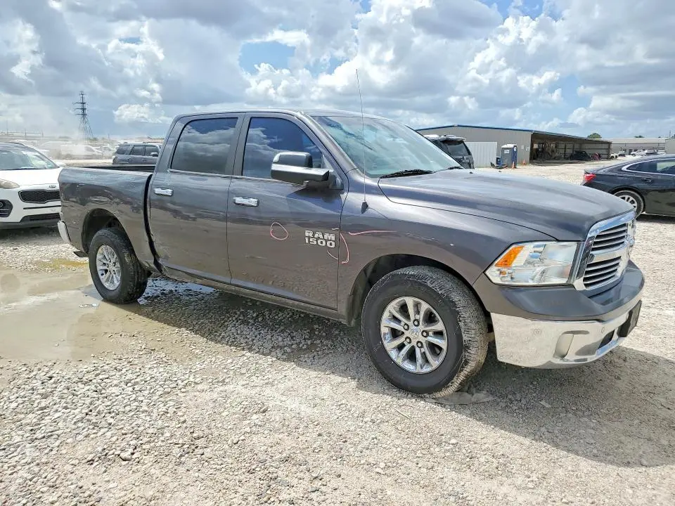 2016 RAM 1500 SLT  