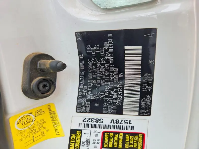 2012 TOYOTA SIENNA LE  