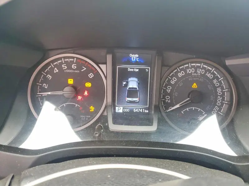 2021 TOYOTA TACOMA SR5 V6  