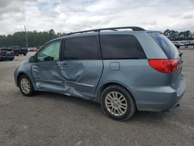 2010 TOYOTA SIENNA XLE