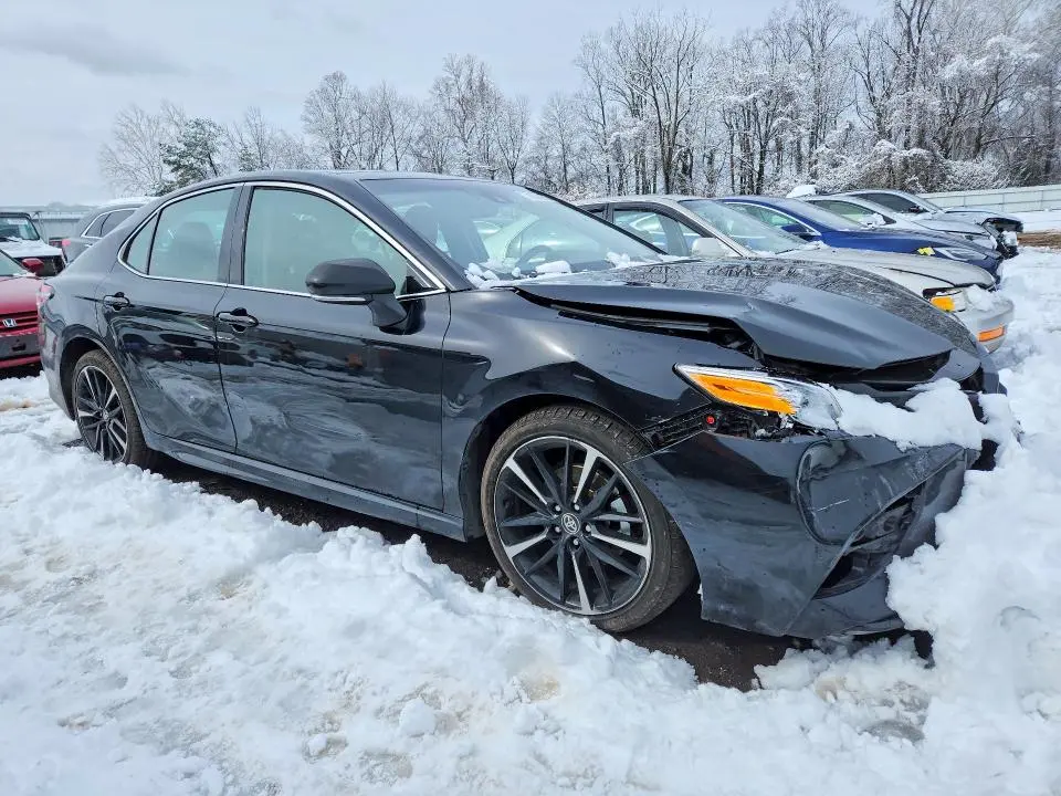 2020 TOYOTA CAMRY XSE  