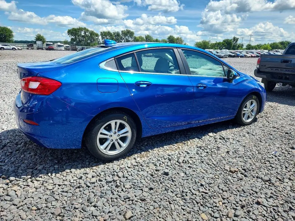 2017 CHEVROLET CRUZE LT  