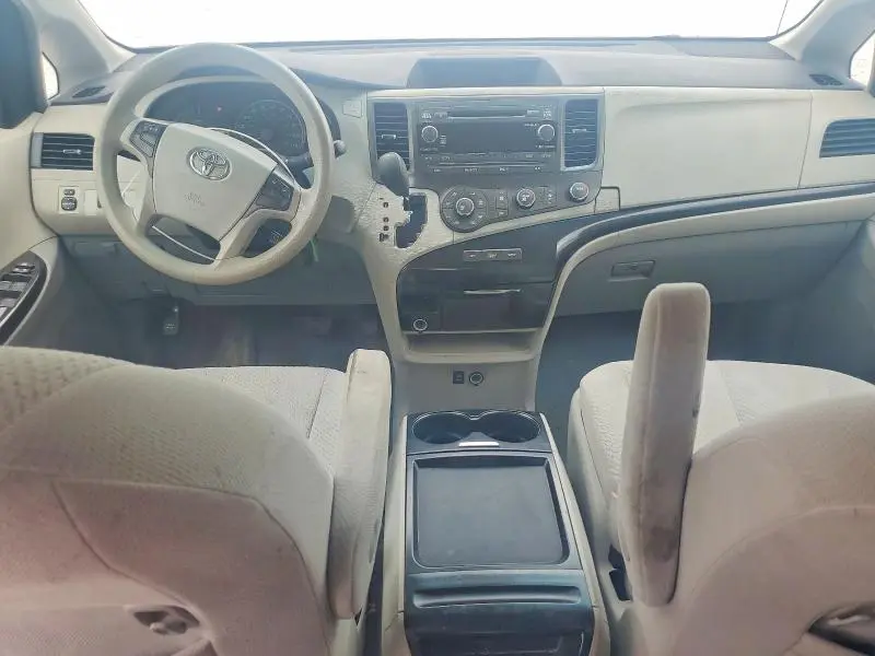 2011 TOYOTA SIENNA LE  