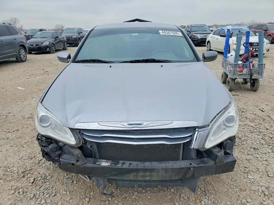 2013 CHRYSLER 200 LX  