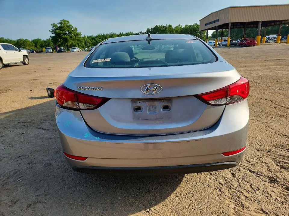 2015 HYUNDAI ELANTRA SE  