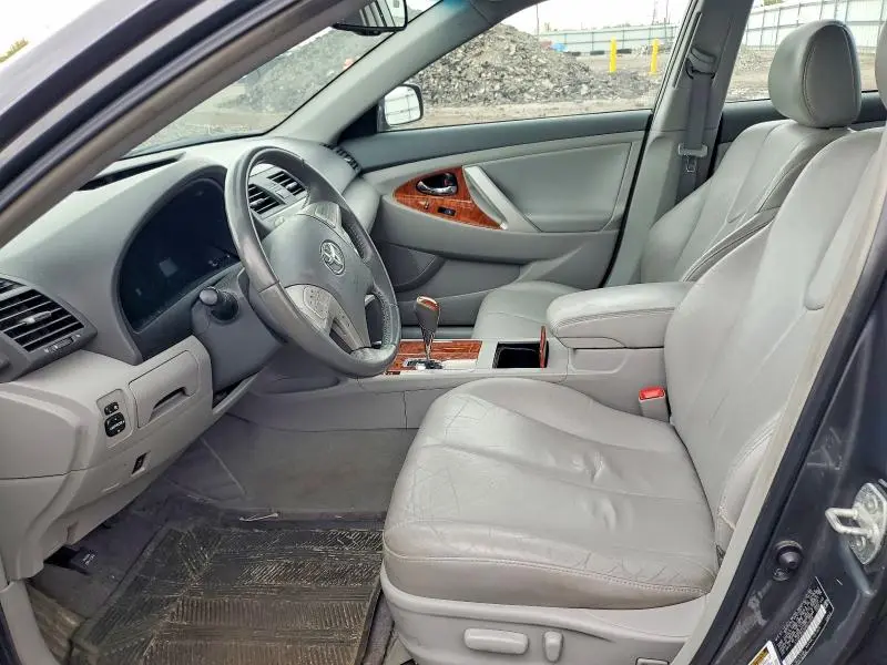 2010 TOYOTA CAMRY XLE  