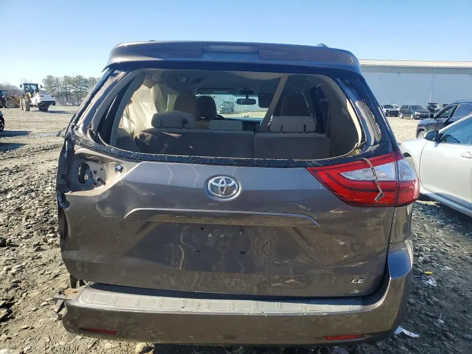 2015 TOYOTA SIENNA LE 8 PASSENGER  