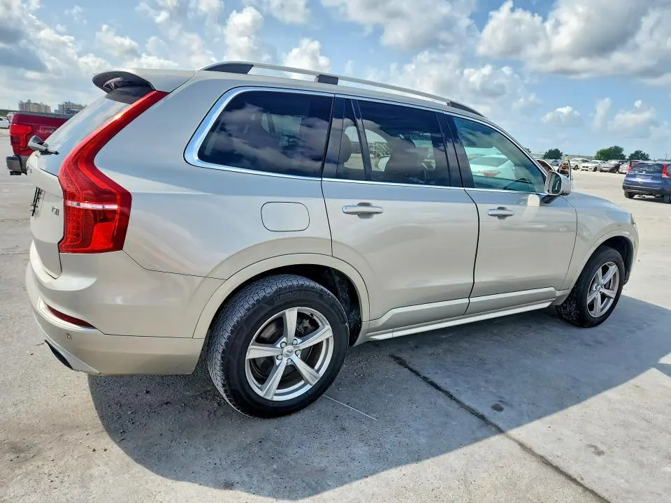 2016 VOLVO XC90 T5  