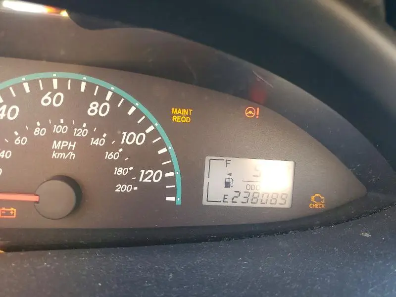 2010 TOYOTA YARIS BASE  