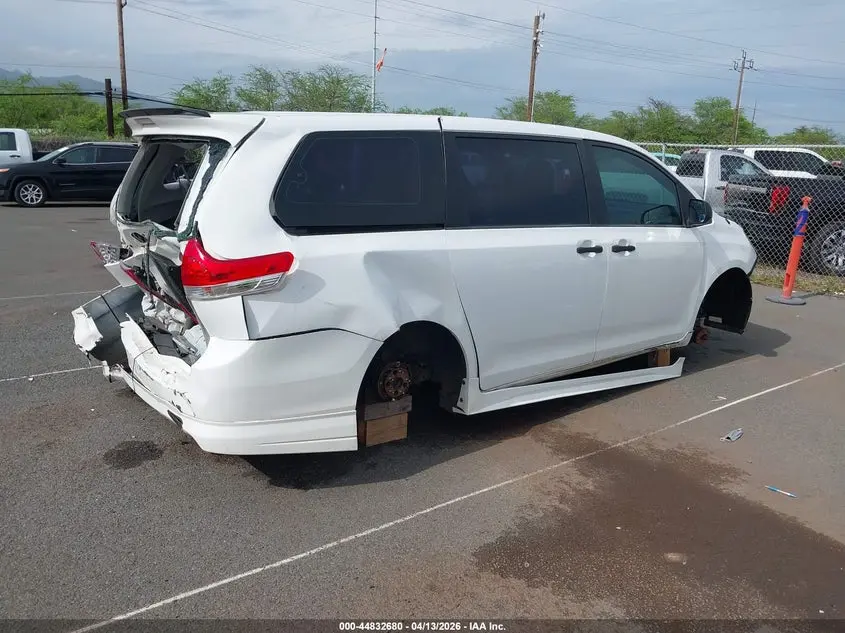 2013 TOYOTA SIENNA L V6 7 PASSENGER