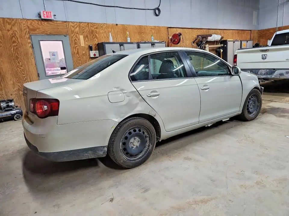 2010 VOLKSWAGEN JETTA S  