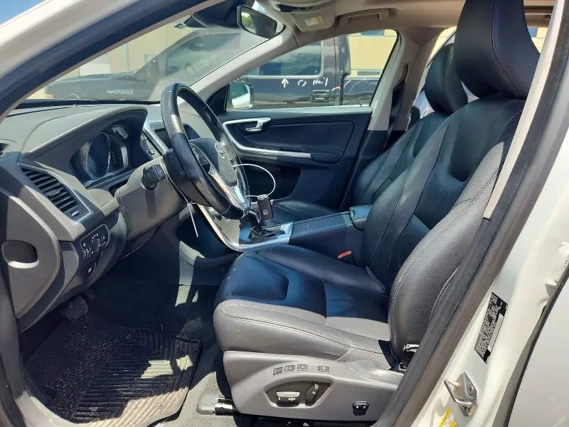 2016 VOLVO XC60 T5 PREMIER  