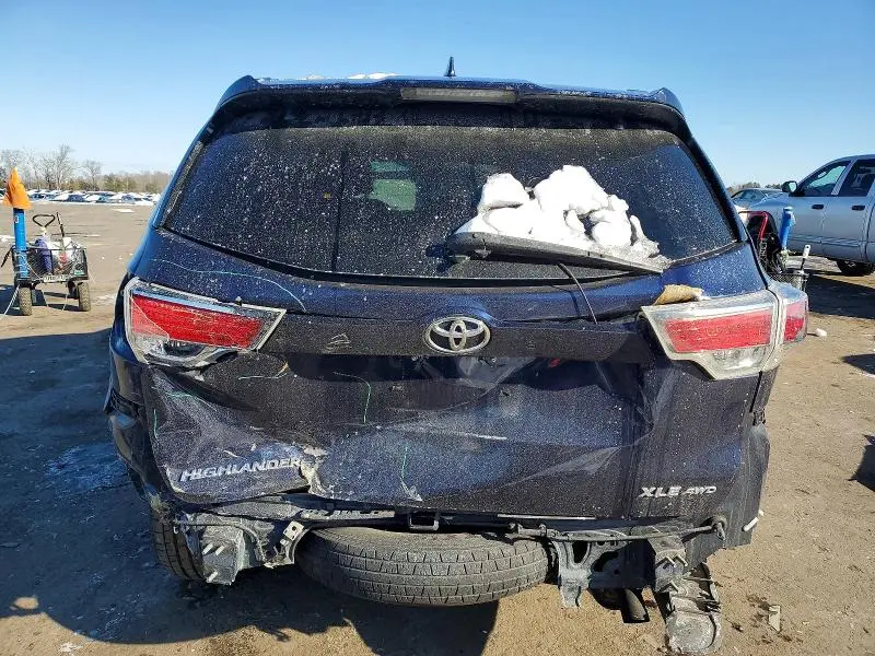 2016 TOYOTA HIGHLANDER XLE  
