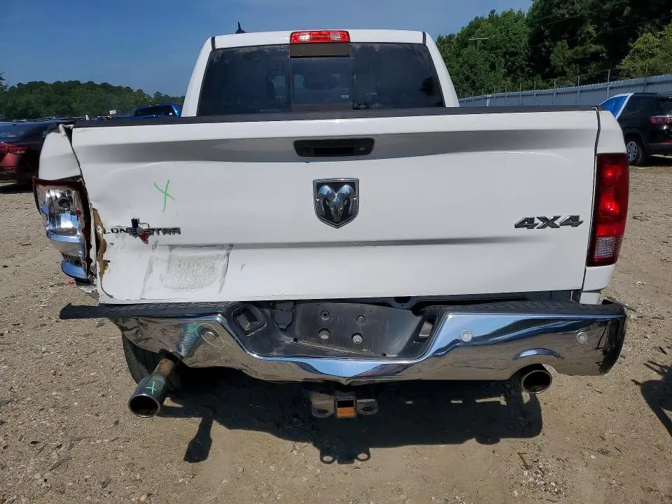 2017 RAM 1500 SLT  