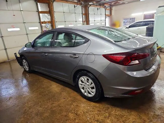 2019 HYUNDAI ELANTRA SE  