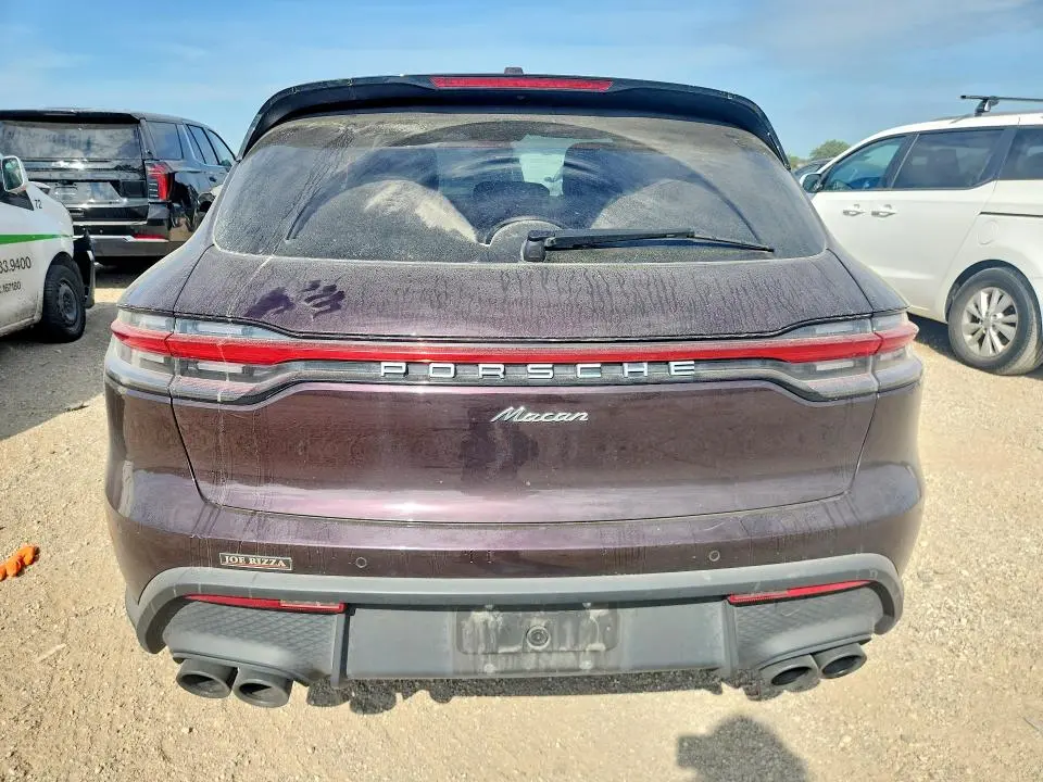 2023 PORSCHE MACAN BASE  