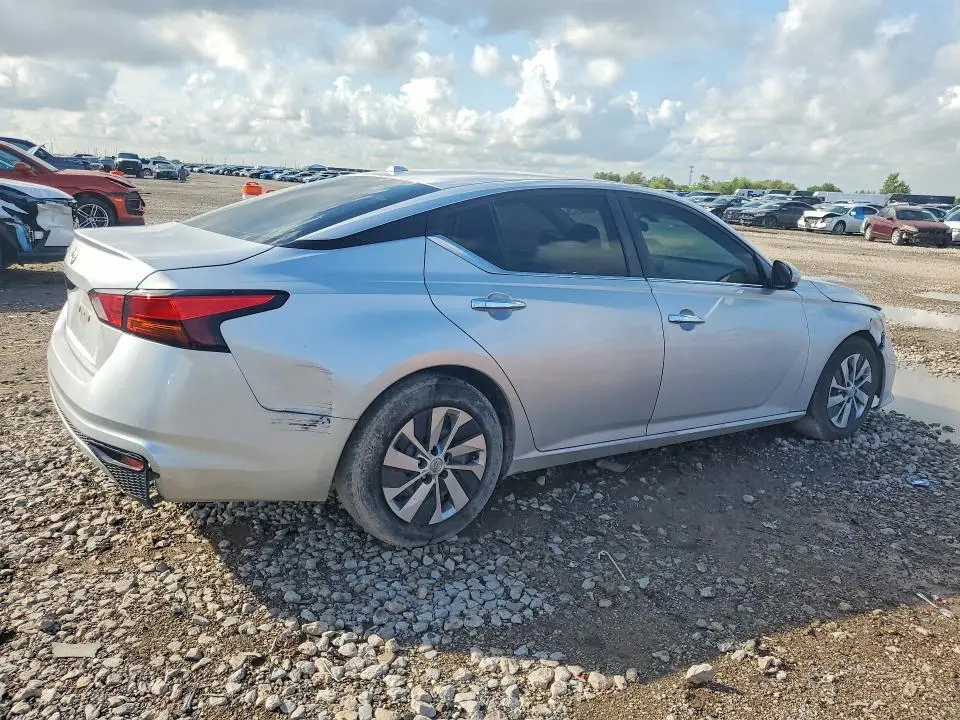 2020 NISSAN ALTIMA S  