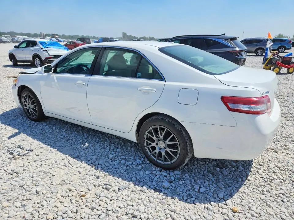 2011 TOYOTA CAMRY LE  