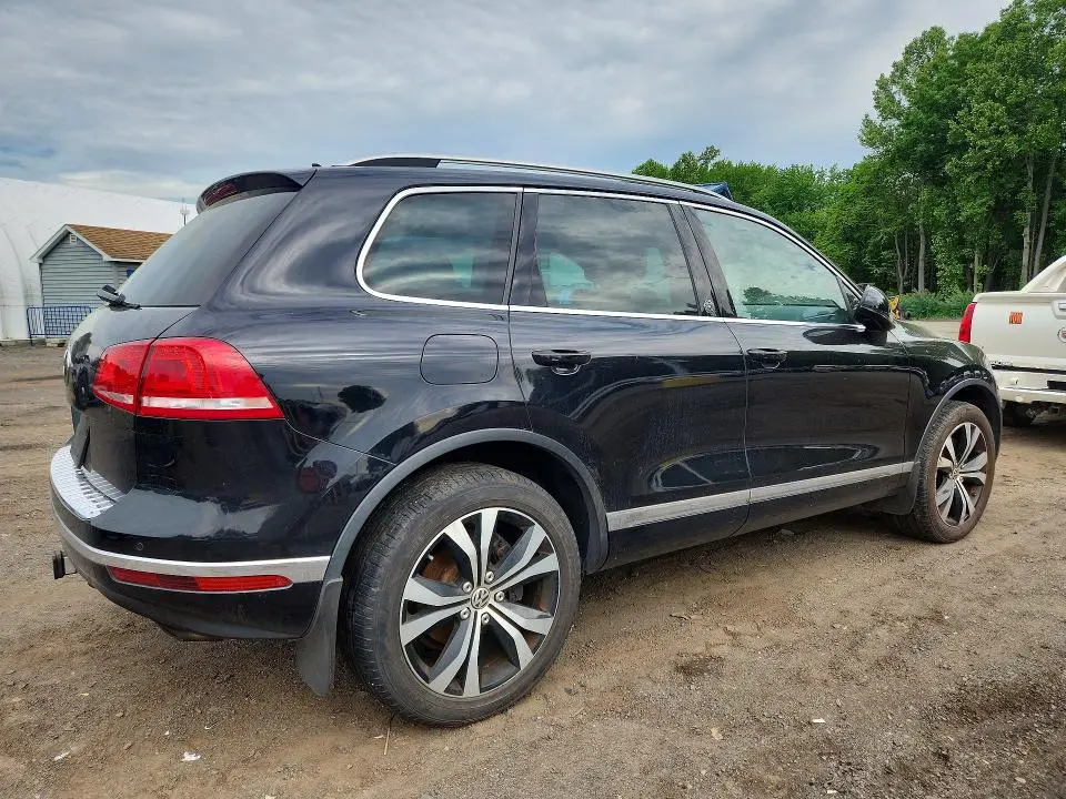 2017 VOLKSWAGEN TOUAREG WOLFSBURG  