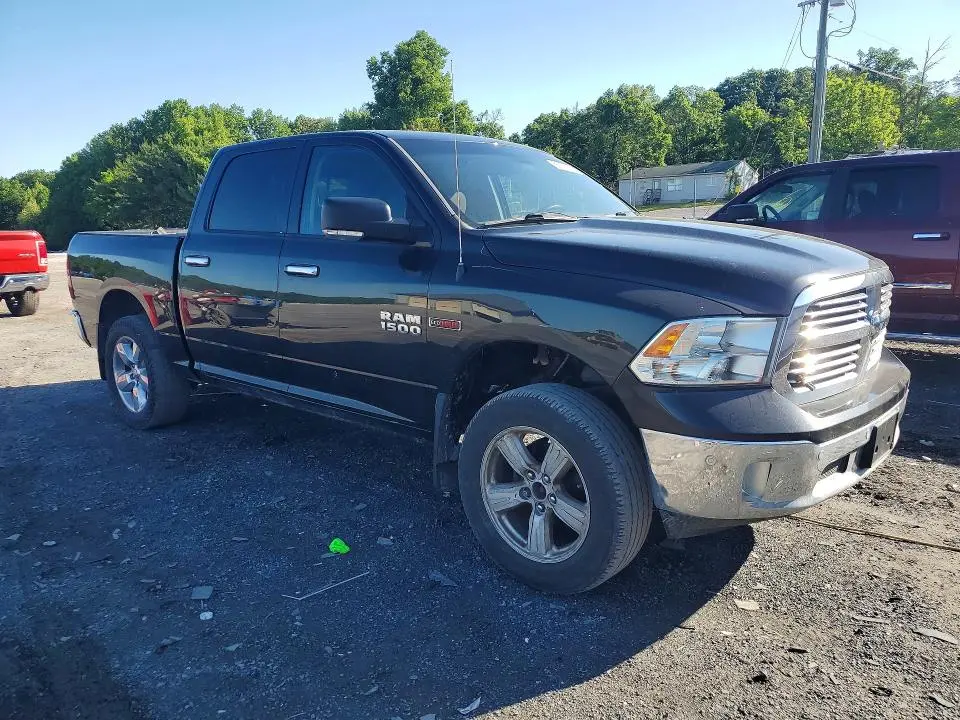 2015 RAM 1500 SLT  