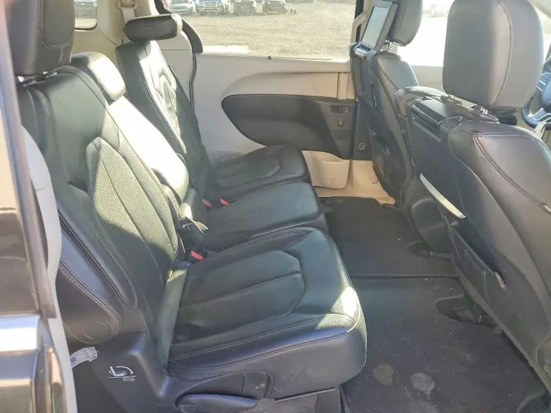 2017 CHRYSLER PACIFICA TOURING L PLUS  