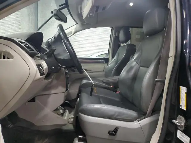 2010 VOLKSWAGEN ROUTAN SE  