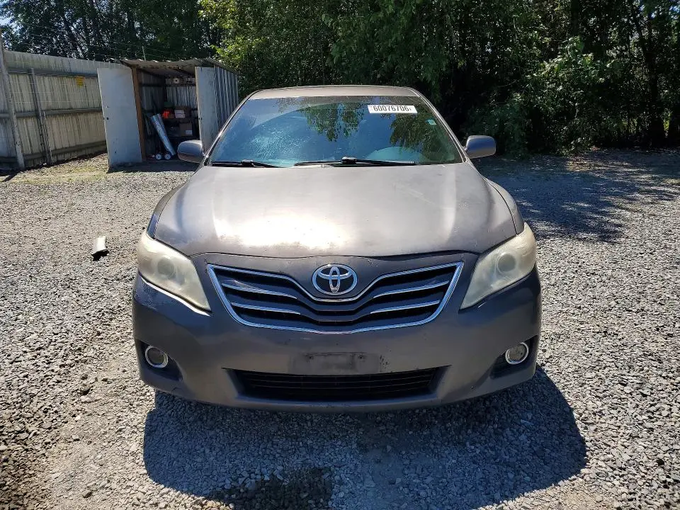 2011 TOYOTA CAMRY XLE  