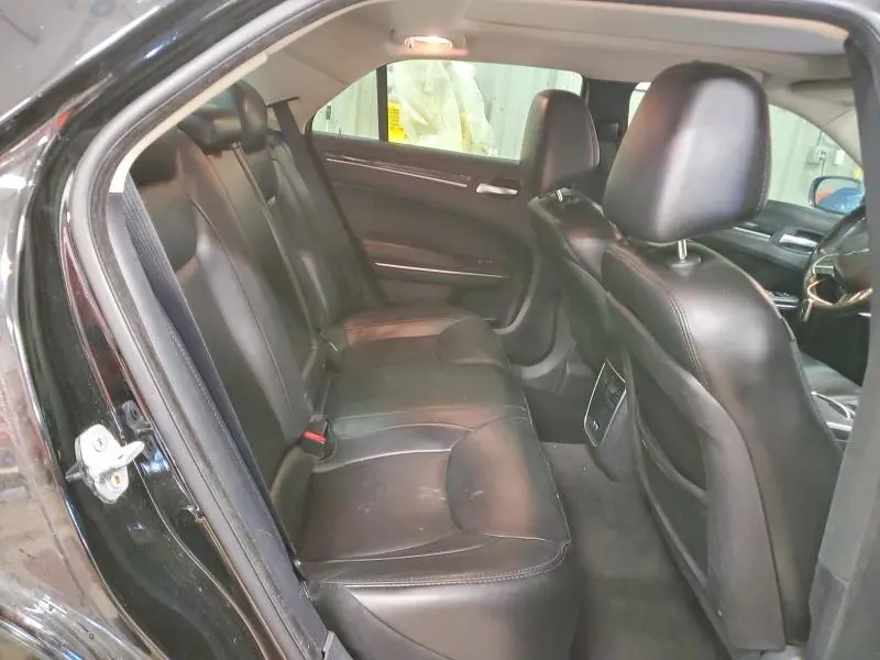 2016 CHRYSLER 300 LIMITED  
