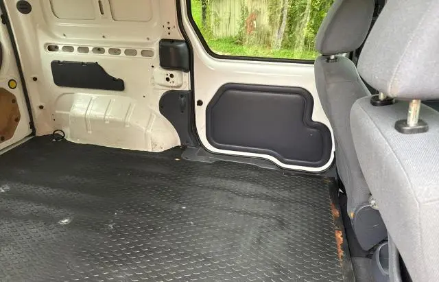 2010 FORD TRANSIT CONNECT XL  