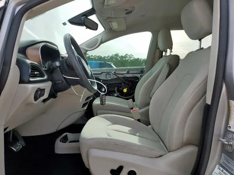 2017 CHRYSLER PACIFICA LX  