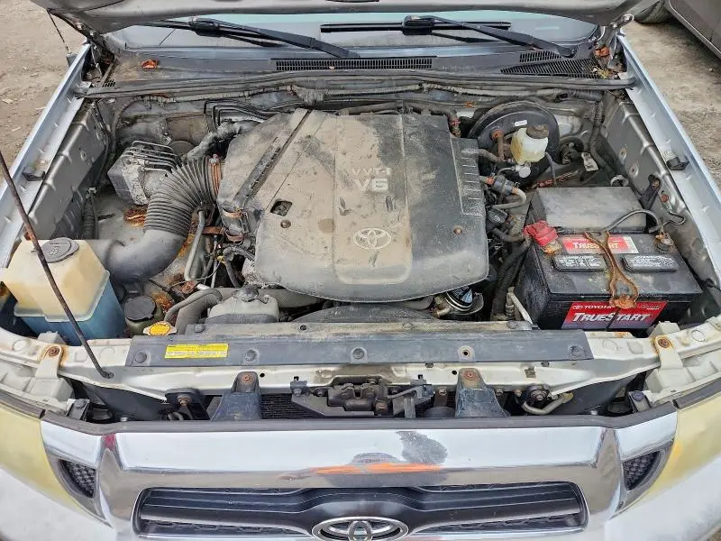 2011 TOYOTA TACOMA V6  