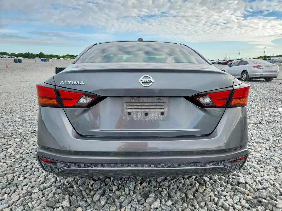 2019 NISSAN ALTIMA S  