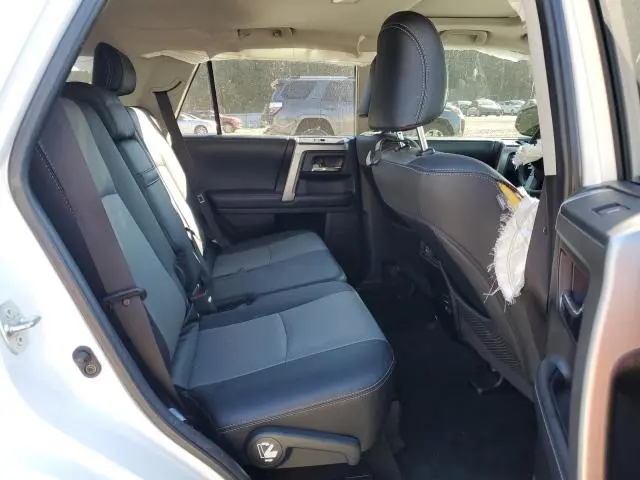 2019 TOYOTA 4RUNNER SR5  