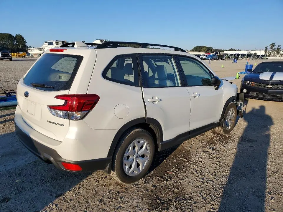 2022 SUBARU FORESTER   