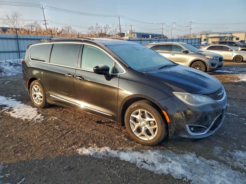2017 CHRYSLER PACIFICA TOURING L  