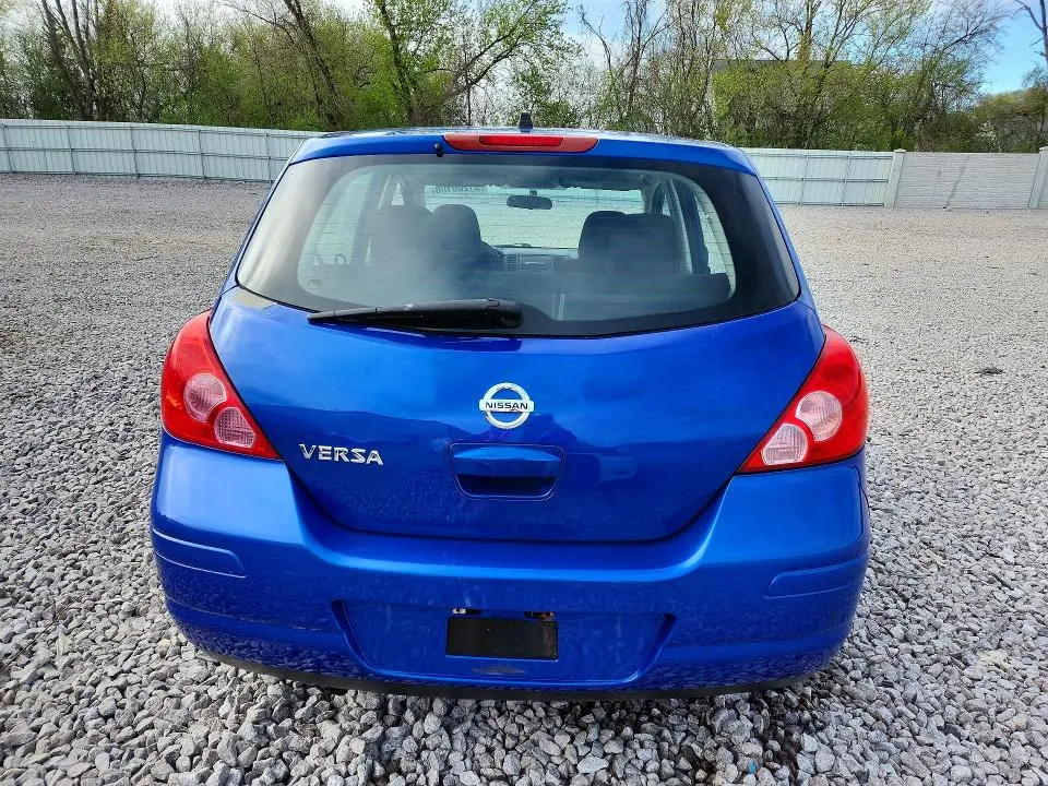 2011 NISSAN VERSA 1.8 S  