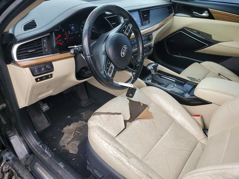 2017 KIA CADENZA PREMIUM  