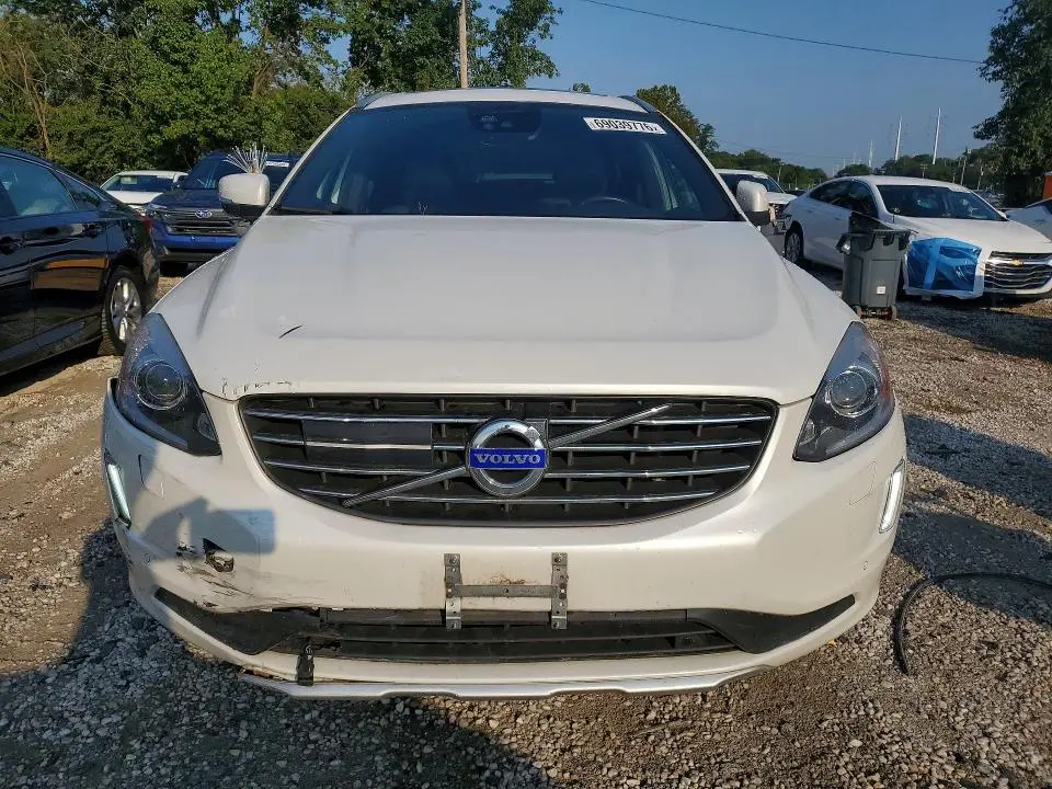 2015 VOLVO XC60 T6 PLATINUM  