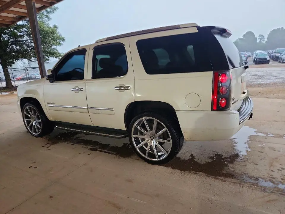 2011 GMC YUKON DENALI  