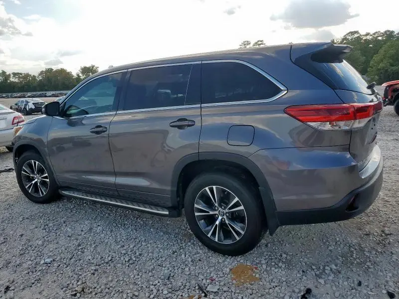 2018 TOYOTA HIGHLANDER LE  