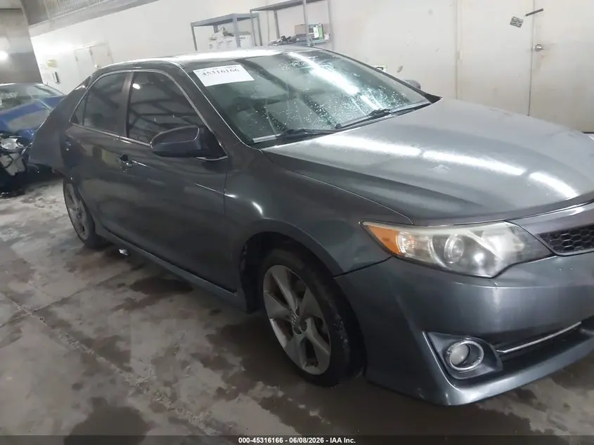 2014 TOYOTA CAMRY SE V6