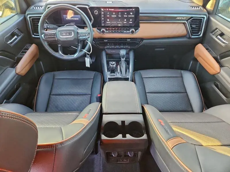 2023 GMC CANYON AT4  