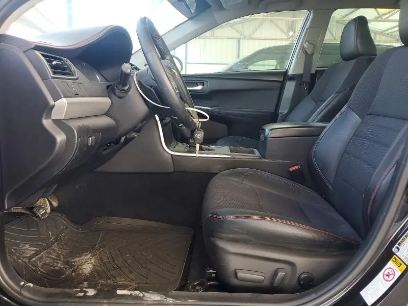 2017 TOYOTA CAMRY SE  