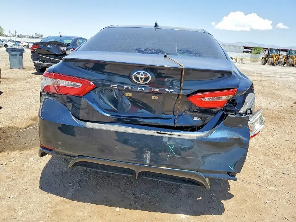 2019 TOYOTA CAMRY SE  