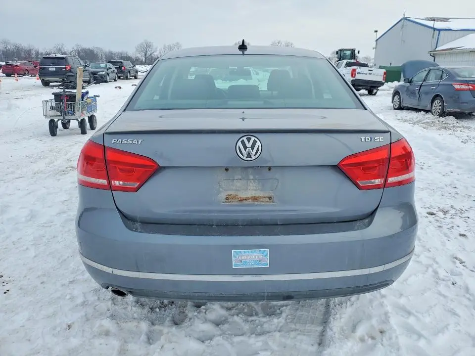 2014 VOLKSWAGEN PASSAT SE  