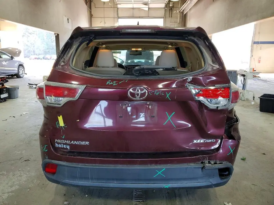 2016 TOYOTA HIGHLANDER XLE  