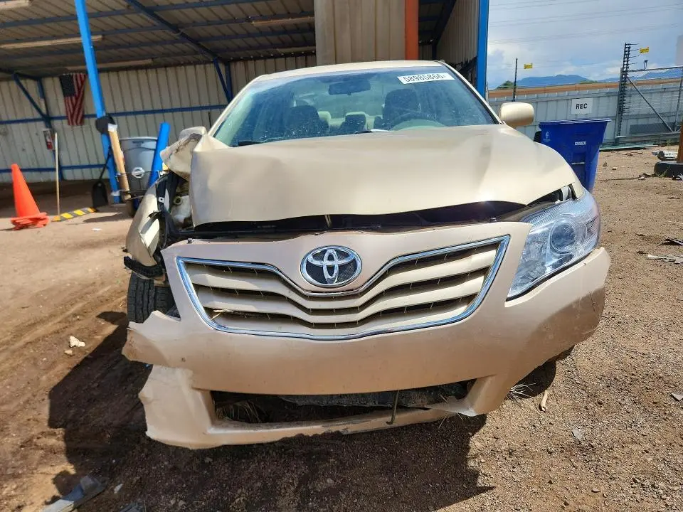 2011 TOYOTA CAMRY LE  