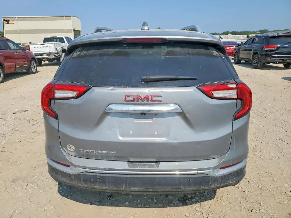 2024 GMC TERRAIN SLT  
