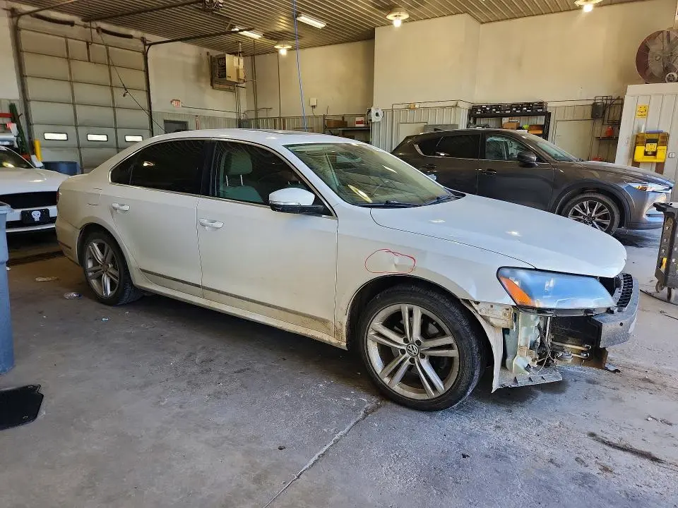 2014 VOLKSWAGEN PASSAT SE  